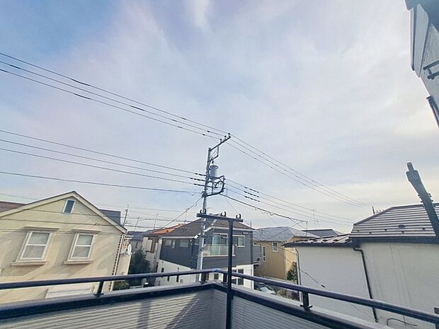 窓からの眺望です。実際に現地で眺望もご確認ください。 