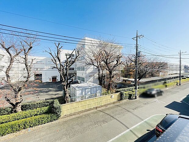 窓からの眺望です。実際に現地で眺望もご確認ください。