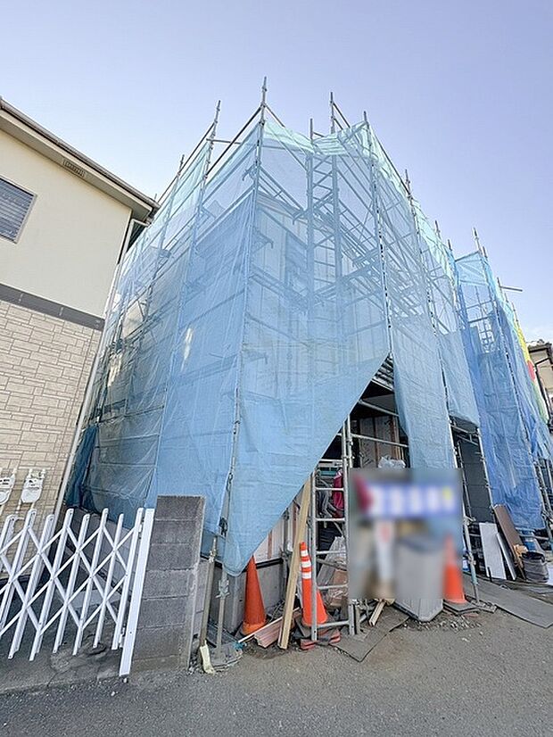 現在建物を建築中です、建築中の物件については現地確認の他、同施工会社の完成施工例のご案内、担当者のプレゼンテーションにてご検討ください。適切なご検討の方法をご説明させて頂きます。