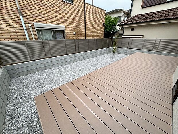 窓からの眺望です。実際に現地で眺望もご確認ください。