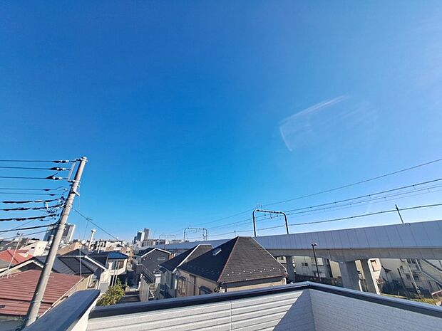 窓からの眺望です。実際に現地で眺望もご確認ください。