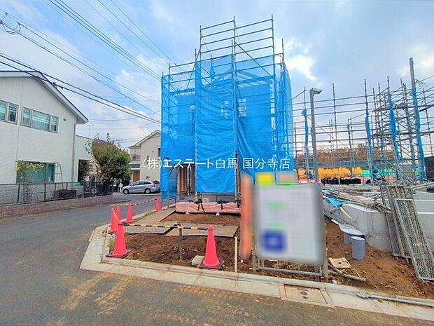 現在建物を建築中です、建築中の物件については現地確認の他、同施工会社の完成施工例のご案内、担当者のプレゼンテーションにてご検討ください。適切なご検討の方法をご説明させて頂きます。