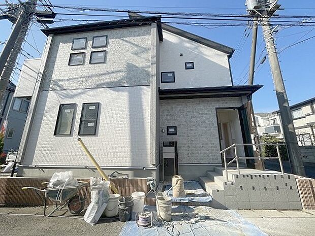 建物が完成しましたので室内のご見学予約スタート。当日のご見学予約も大歓迎です。お気軽にご連絡ください。他にもインターネットに掲載していない情報も沢山ありますので、比較で併せてご見学ができます。 