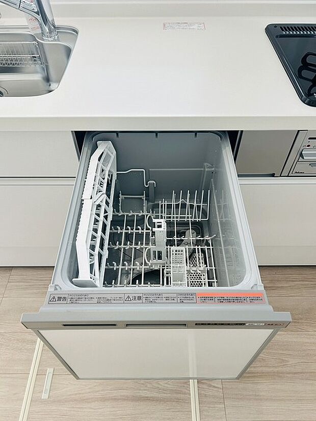 毎日の家事をサポートしてくれる食洗器も標準に装備。ちょっと嬉しい設備です