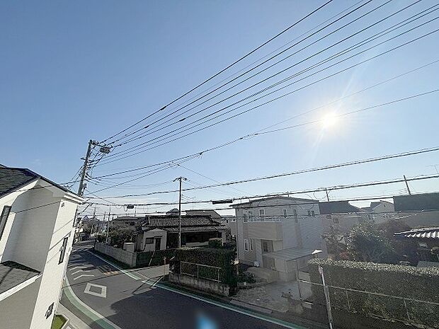 窓からの眺望です。実際に現地で眺望もご確認ください。