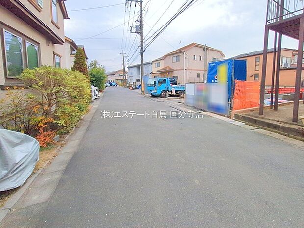 安心して暮らすことのできる住宅街。 住宅地の道路は一般に交通量が少なく車などの騒音が少ないため、住民にとって静かな生活環境が提供されます。