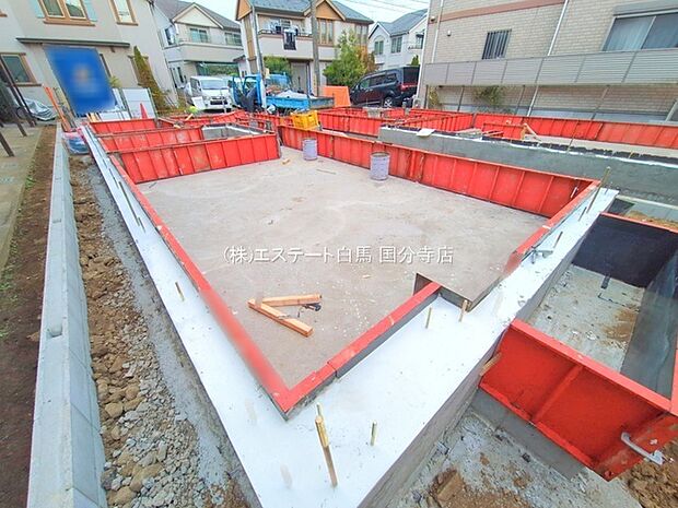 現在建物を建築中です、建築中の物件については現地確認の他、同施工会社の完成施工例のご案内、担当者のプレゼンテーションにてご検討ください。適切なご検討の方法をご説明させて頂きます。