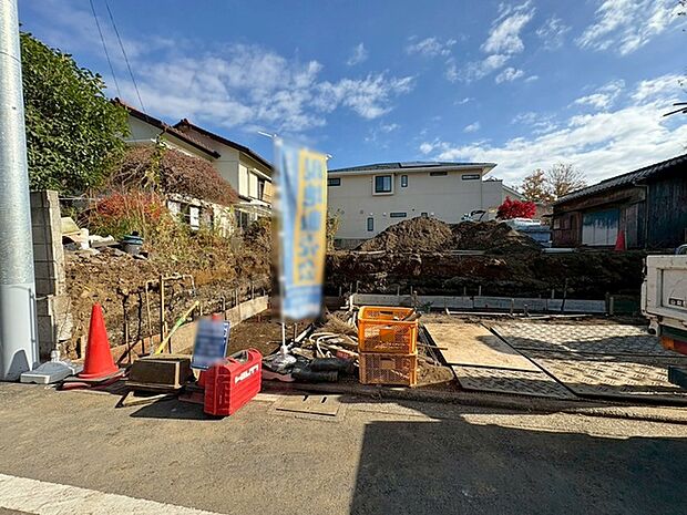 周辺のエリアで他にも沢山売りに出ている物件があります。インターネット掲載前の情報などもありますのでお気軽にお問合せください。まとめてご見学できます。 