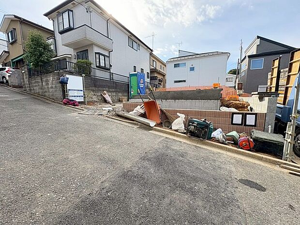 現地のご見学予約もスタートしました。周辺で売りに出ている物件も沢山御座います。まとめてご見学ができますのでお気軽にお申しつけください。 