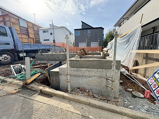 現地のご見学予約もスタートしました。周辺で売りに出ている物件も沢山御座います。まとめてご見学ができますのでお気軽にお申しつけください。 