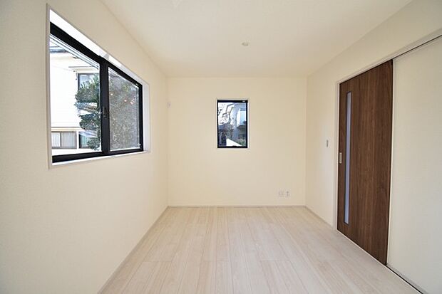 家族が一番集まる場所だから広々としつつも素敵な空間であって欲しい。みんながくつろぐリビングからキッチンまでが一つの空間のように繋がる間取り。 