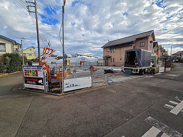周辺は住宅が建ち並ぶ閑静な住宅街です。 