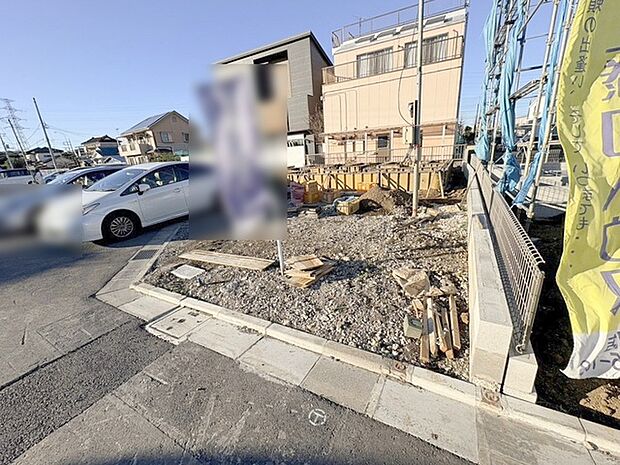 現在建物を建築中です、建築中の物件については現地確認の他、同施工会社の完成施工例のご案内、担当者のプレゼンテーションにてご検討ください。適切なご検討の方法をご説明させて頂きます。 