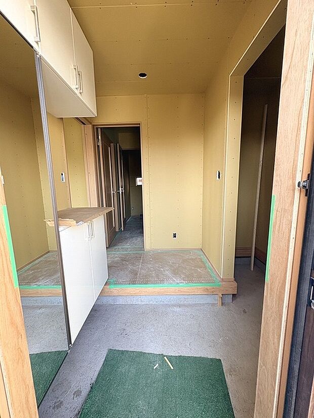 現在建物を建築中です、建築中の物件については現地確認の他、同施工会社の完成施工例のご案内、担当者のプレゼンテーションにてご検討ください。適切なご検討の方法をご説明させて頂きます。