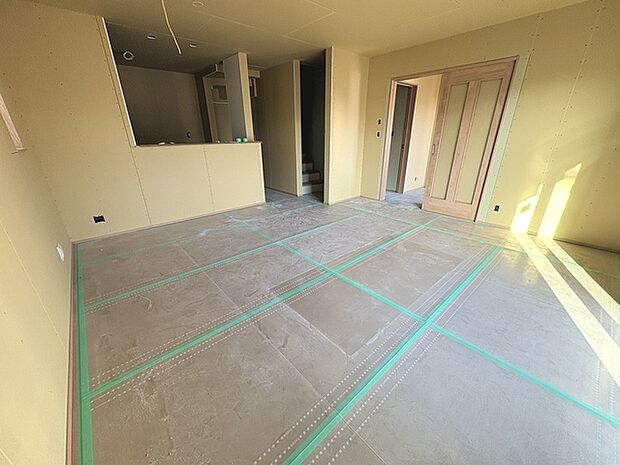 家族みんなが集まるリビング。広さを重視した家族全員が集まれるリビングは、住む上で大事な空間になります。