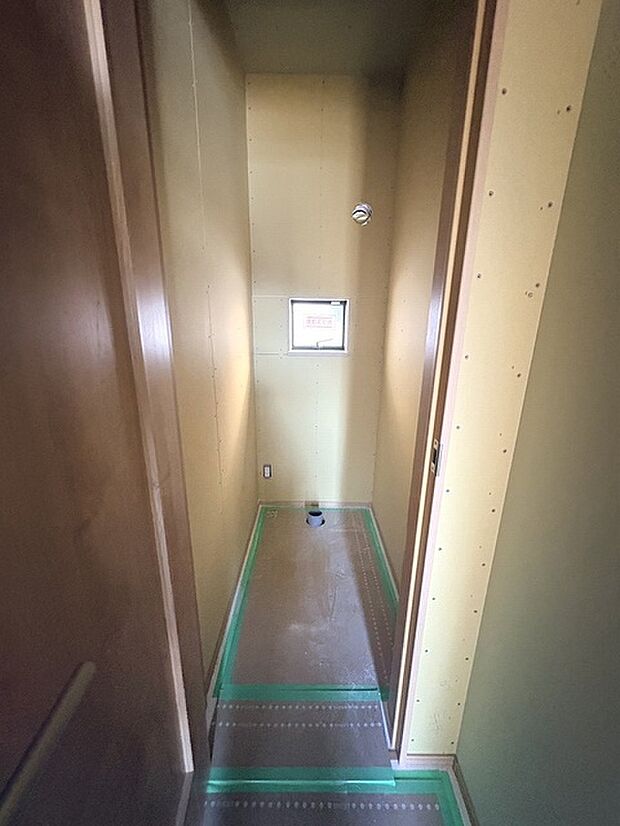 1階トイレ。現在建設中です。