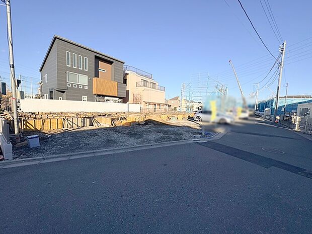 安心して暮らすことのできる住宅街。　住宅地の道路は一般に交通量が少なく車などの騒音が少ないため、住民にとって静かな生活環境が提供されます。 