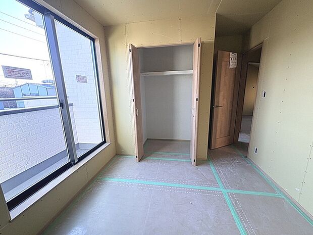 現在建物を建築中です、建築中の物件については現地確認の他、同施工会社の完成施工例のご案内、担当者のプレゼンテーションにてご検討ください。適切なご検討の方法をご説明させて頂きます。