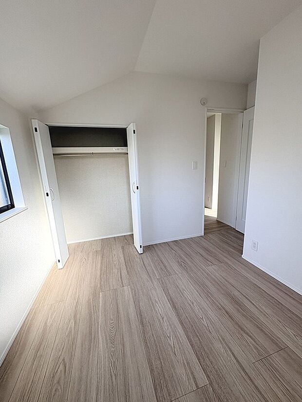 周辺のエリアで他にも沢山売りに出ている物件があります。インターネット掲載前の情報などもありますのでお気軽にお問合せください。まとめてご見学できます。