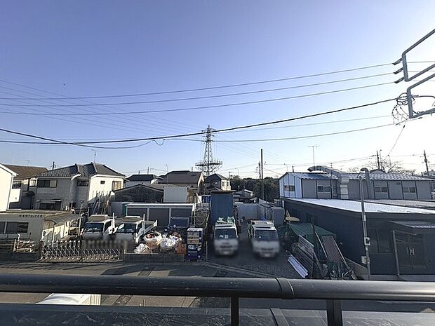 窓からの眺望です。実際に現地で眺望もご確認ください。