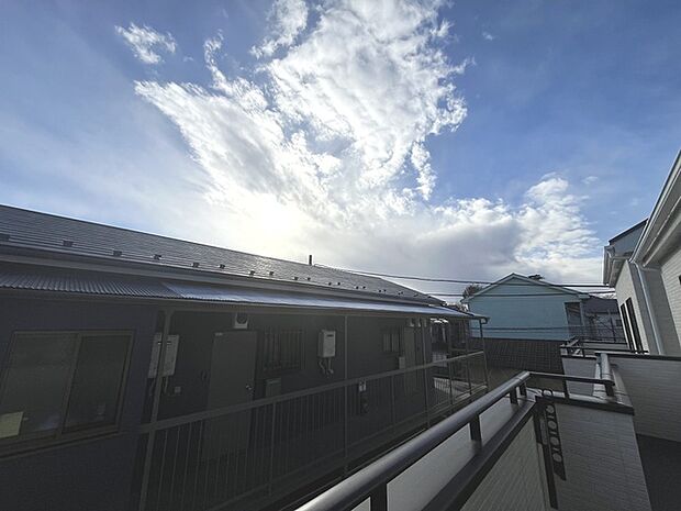 窓からの眺望です。実際に現地で眺望もご確認ください。 