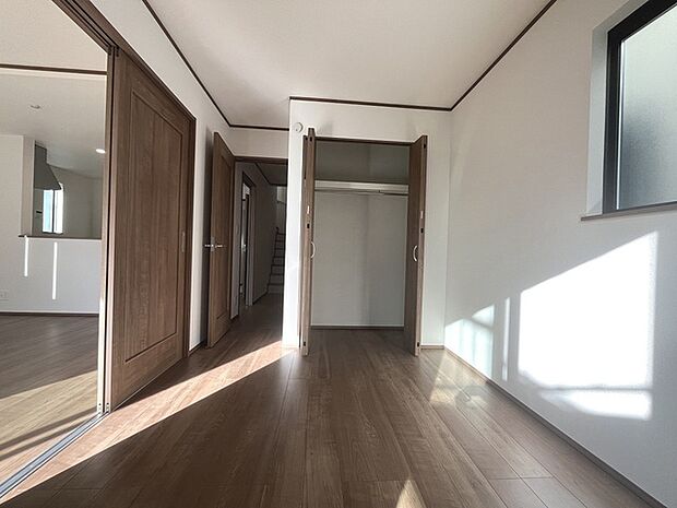 周辺のエリアで他にも沢山売りに出ている物件があります。インターネット掲載前の情報などもありますのでお気軽にお問合せください。まとめてご見学できます。 