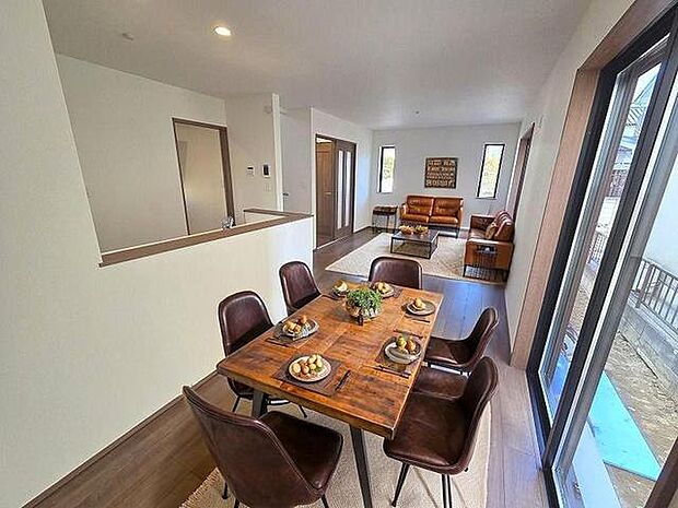 本画像はCGで作成しており、実際に現地に家具は置かれておりません。また、価格に家具は含まれておりません。 