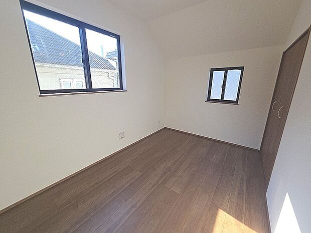 周辺のエリアで他にも沢山売りに出ている物件があります。インターネット掲載前の情報などもありますのでお気軽にお問合せください。まとめてご見学できます。 