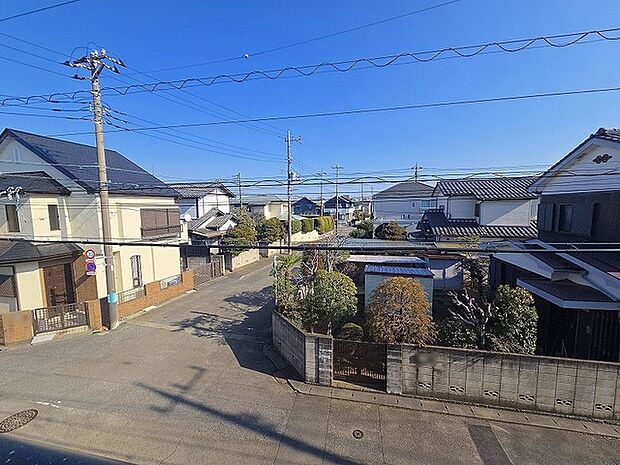 窓からの眺望です。実際に現地で眺望もご確認ください。