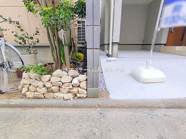 周辺のエリアで他にも沢山売りに出ている物件があります。インターネット掲載前の情報などもありますのでお気軽にお問合せください。まとめてご見学できます。