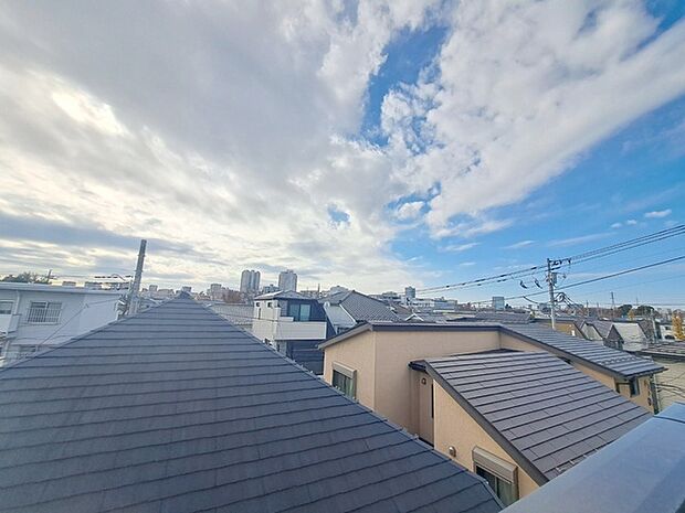 3階バルコニーからの眺望です。実際に現地で眺望もご確認ください。