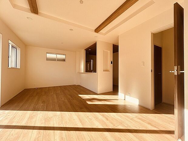 天井の一部が折り上げ天井仕様で設計