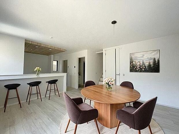 本画像はCGで作成しており、実際に現地に家具は置かれておりません。また、価格に家具は含まれておりません。 