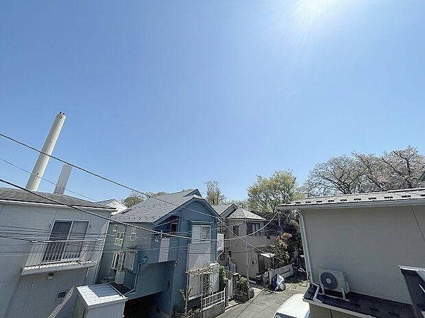 窓からの眺望です。実際に現地で眺望もご確認ください。 