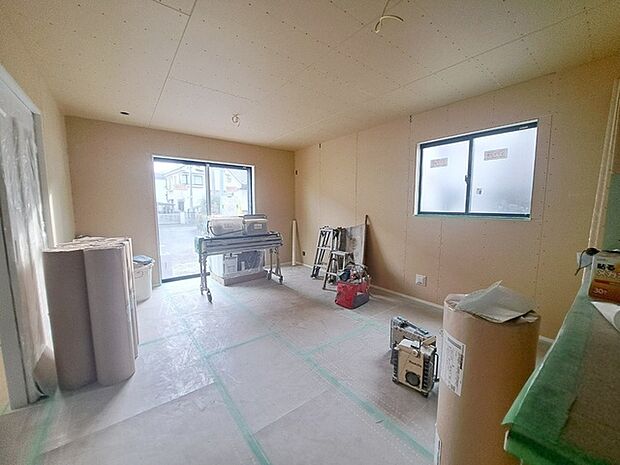 家族が一番集まる場所だから広々としつつも素敵な空間であって欲しい。みんながくつろぐリビングからキッチンまでが一つの空間のように繋がる間取り。