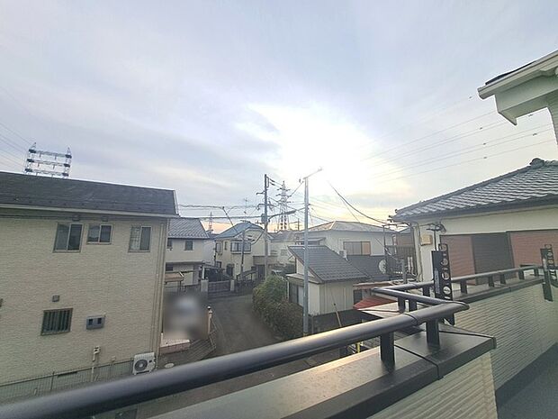 窓からの眺望です。実際に現地で眺望もご確認ください。