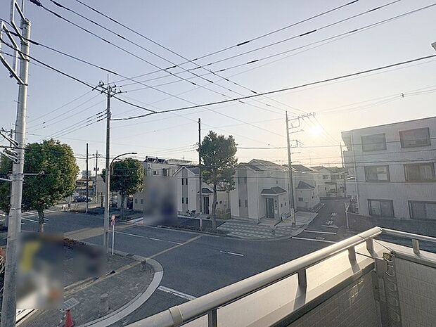 窓からの眺望です。実際に現地で眺望もご確認ください。