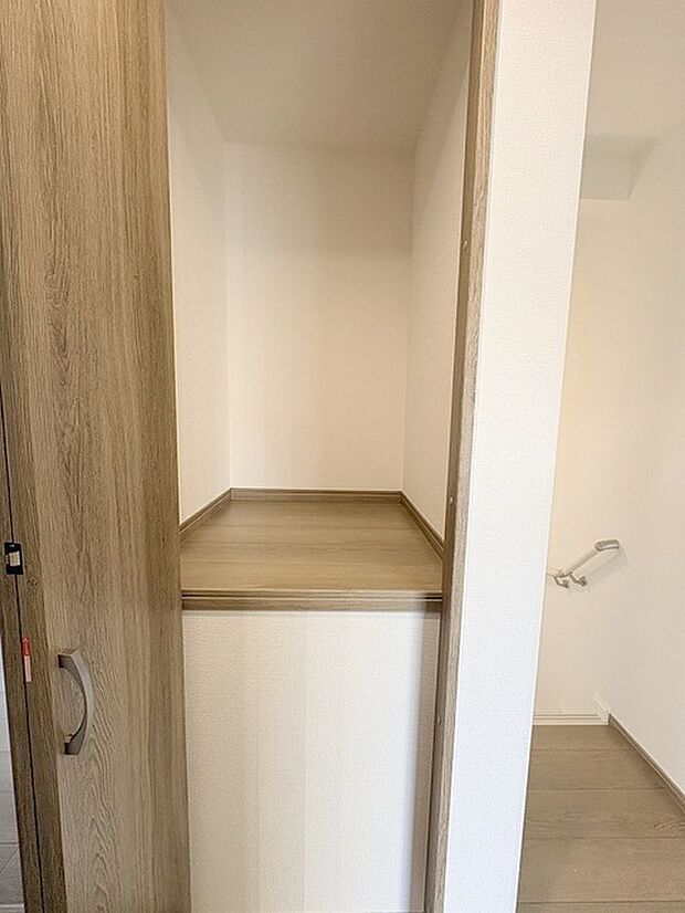 各お部屋に収納が設置されています。 
