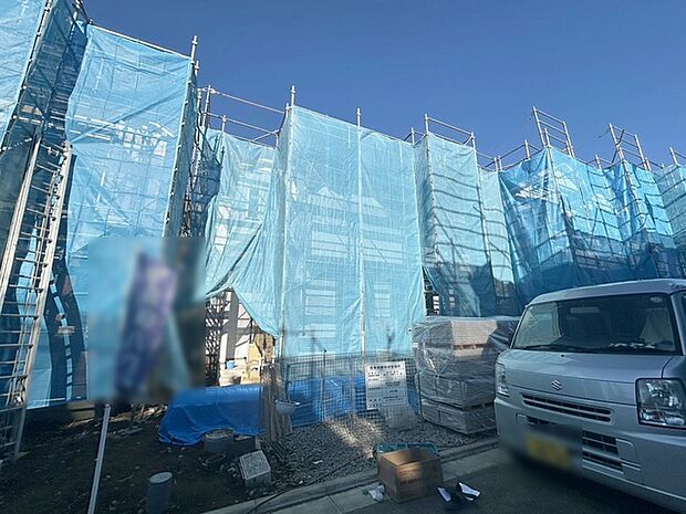 現在建物を建築中です、建築中の物件については現地確認の他、同施工会社の完成施工例のご案内、担当者のプレゼンテーションにてご検討ください。適切なご検討の方法をご説明させて頂きます。