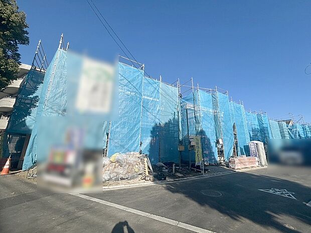 現在建物を建築中です、建築中の物件については現地確認の他、同施工会社の完成施工例のご案内、担当者のプレゼンテーションにてご検討ください。適切なご検討の方法をご説明させて頂きます。 