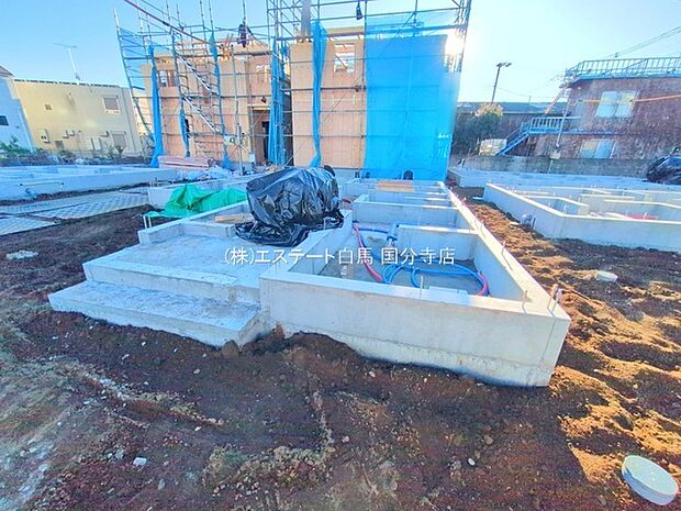 現在建物を建築中です、建築中の物件については現地確認の他、同施工会社の完成施工例のご案内、担当者のプレゼンテーションにてご検討ください。適切なご検討の方法をご説明させて頂きます。