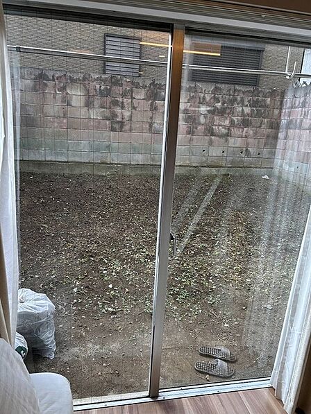 窓からの眺望です。実際に現地でもご確認ください。