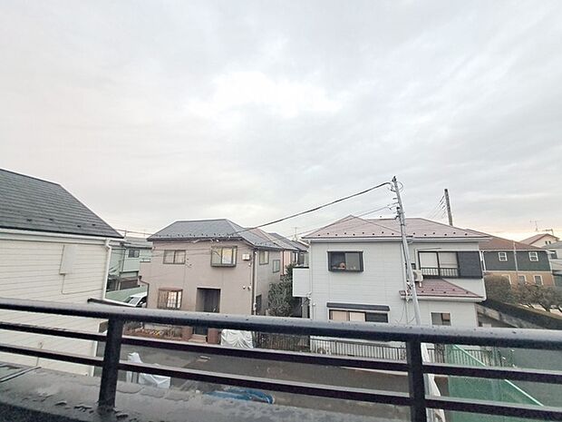 窓からの眺望です。実際に現地で眺望もご確認ください。