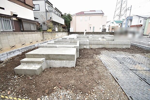 現在建物を建築中です、建築中の物件については現地確認の他、同施工会社の完成施工例のご案内、担当者のプレゼンテーションにてご検討ください。適切なご検討の方法をご説明させて頂きます。 