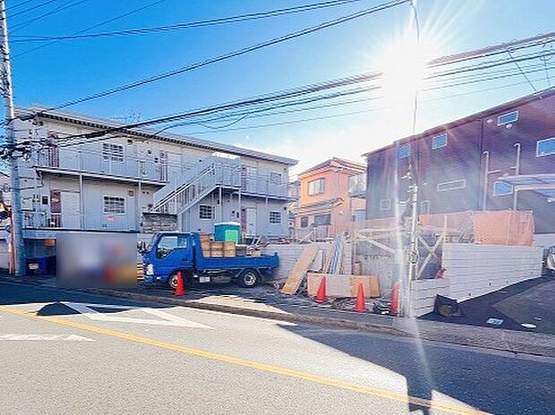 現在建物を建築中です、建築中の物件については現地確認の他、同施工会社の完成施工例のご案内、担当者のプレゼンテーションにてご検討ください。適切なご検討の方法をご説明させて頂きます。
