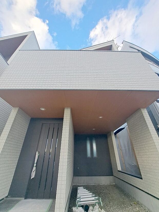 建物が完成しましたので室内のご見学予約スタート。当日のご見学予約も大歓迎です。お気軽にご連絡ください。他にもインターネットに掲載していない情報も沢山ありますので、比較で併せてご見学ができます。 