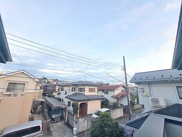 窓からの眺望です。実際に現地で眺望もご確認ください。 