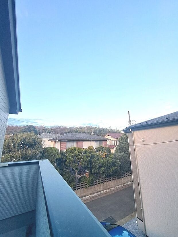 窓からの眺望です。実際に現地で眺望もご確認ください。  