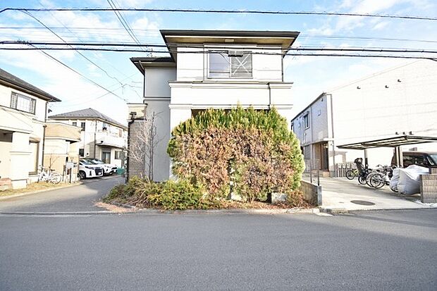 現地のご見学予約もスタートしました。周辺で売りに出ている物件も沢山御座います。まとめてご見学ができますのでお気軽にお申しつけください。