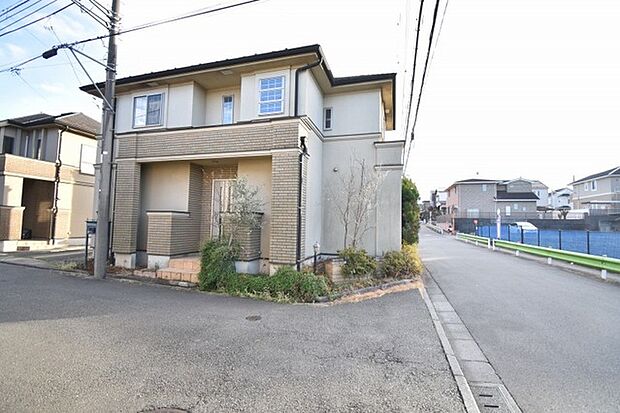 現地のご見学予約もスタートしました。周辺で売りに出ている物件も沢山御座います。まとめてご見学ができますのでお気軽にお申しつけください。